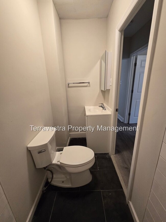 Building Photo - 321-323 South 5th Street