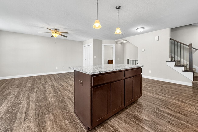 Building Photo - 2526 NW Lois Ln