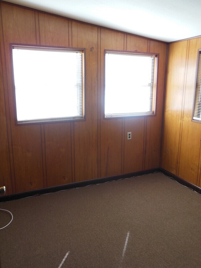Building Photo - 7536 Epperson Ave