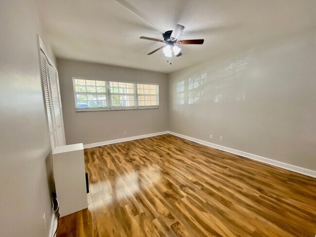 Building Photo - 3051 N Course Dr