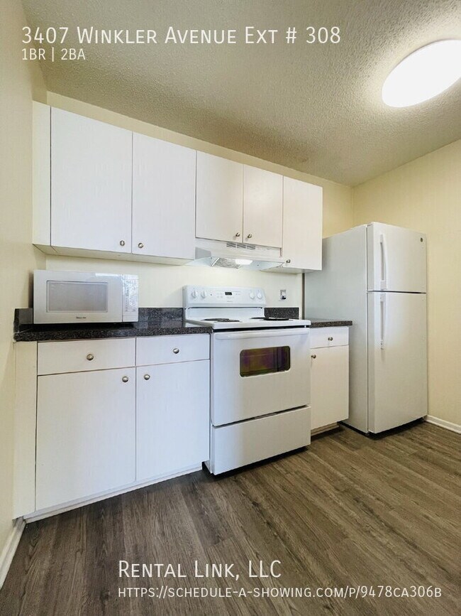 Building Photo - 3407 Winkler Ave