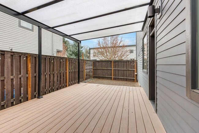 Building Photo - 3243 N Houghton St