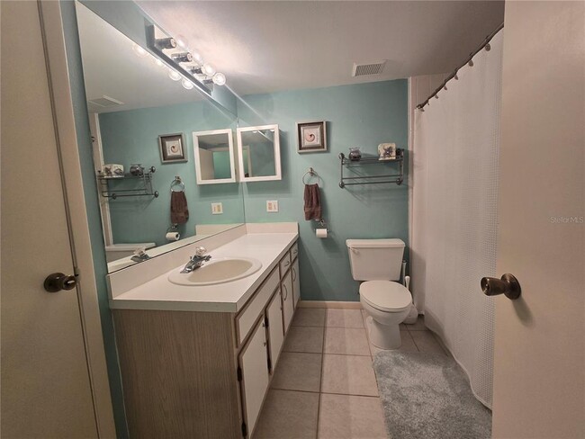 Building Photo - 320 Island Way