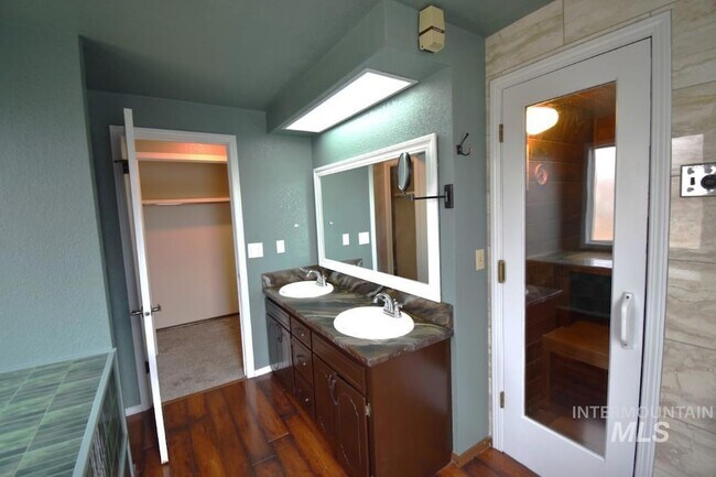 Building Photo - 7344 Modoc St