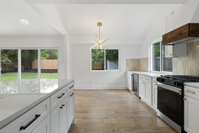 Building Photo - 1111 Spearson Ln