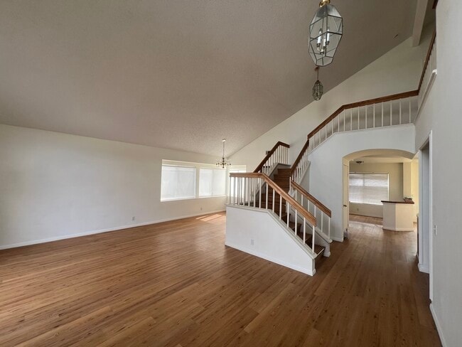 Building Photo - 3242 Rollingridge Ave