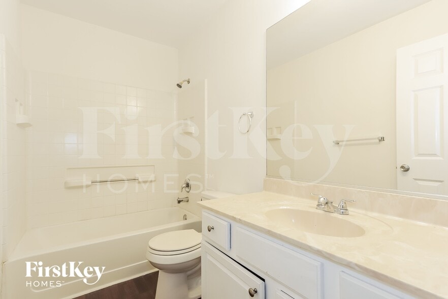 Building Photo - 1657 Park Vista Ln