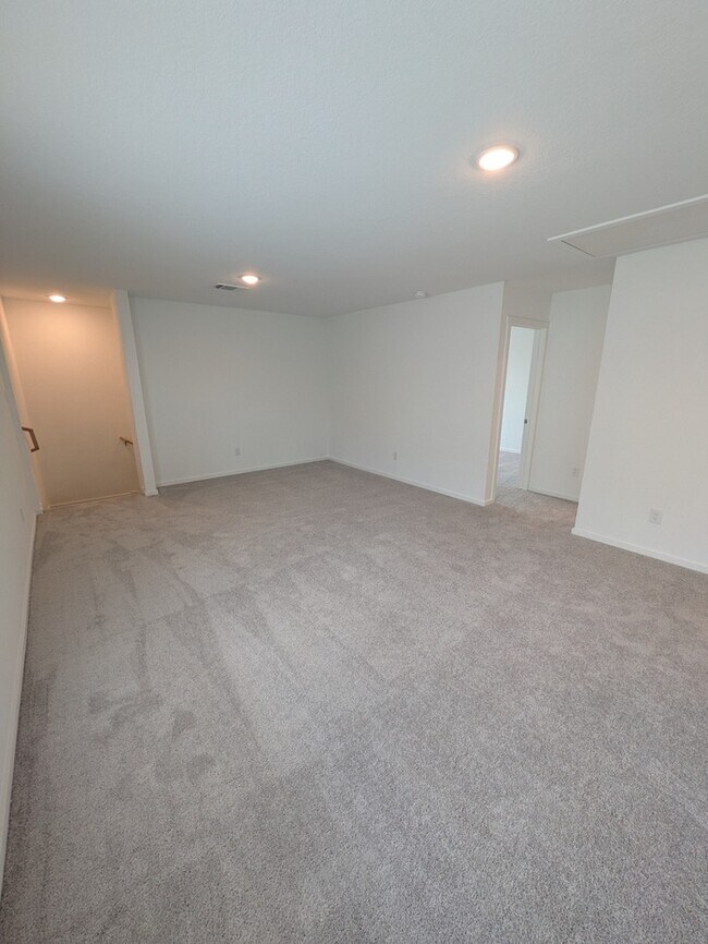 Building Photo - 8535 Willow Bend