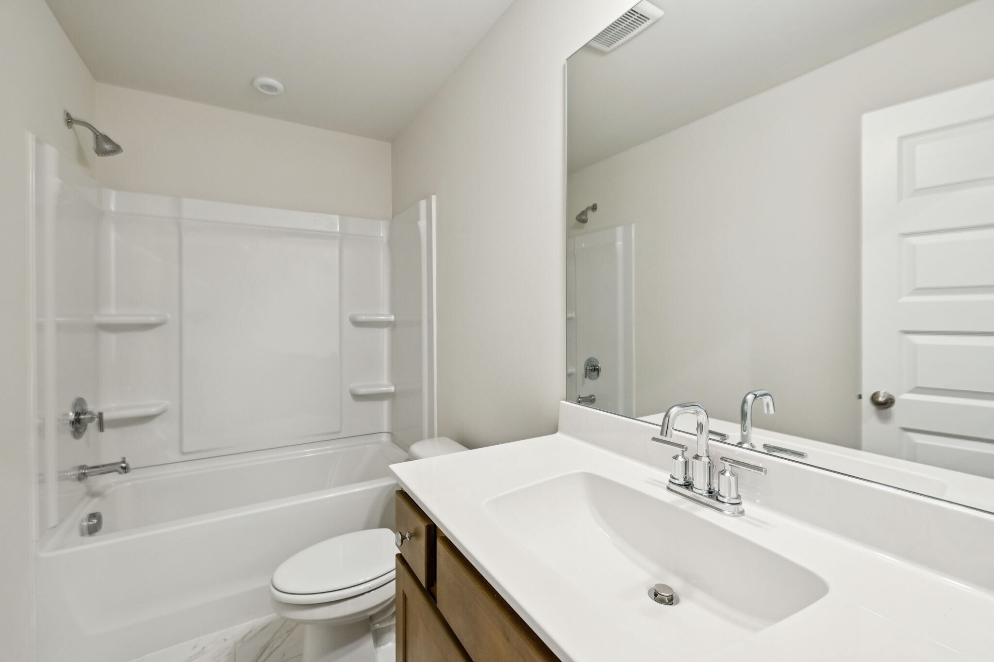 Building Photo - 5350 Bellflower Hls