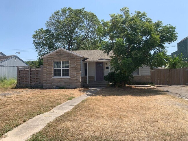 Primary Photo - 2 br, 1 bath House - 4205 Avalon Street