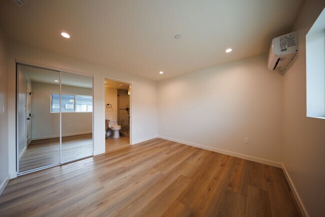Building Photo - 5935 Comey Ave
