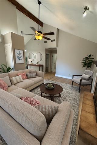 Building Photo - 420 S Las Vegas Trail