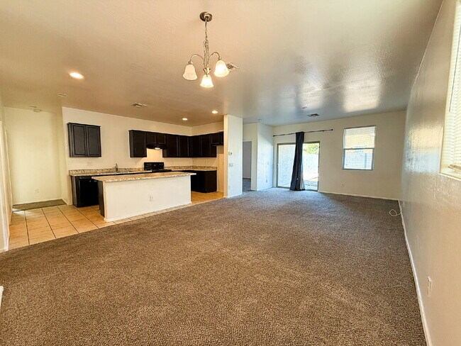 Building Photo - "Charming 3-Bedroom Oasis with 2 Baths & Spacious 1881 Sq. Ft. Layout in Glendale!"