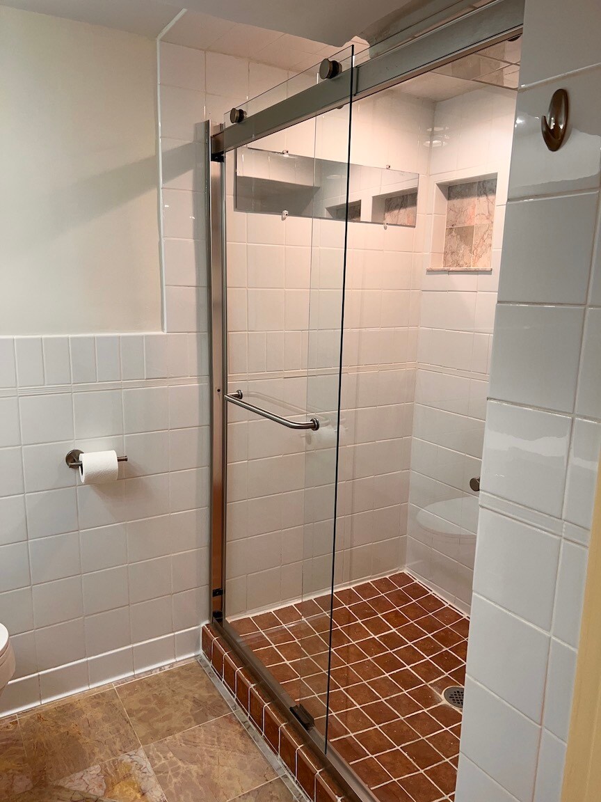 Walk-in shower - 1878 Monroe St NW