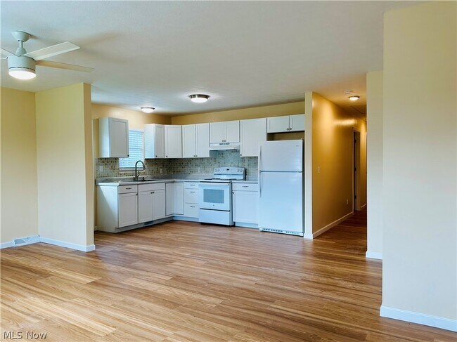 Building Photo - 4913 Dunsmore Ave