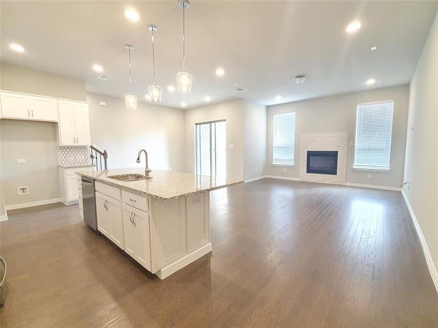Building Photo - 8266 Primrose Wy