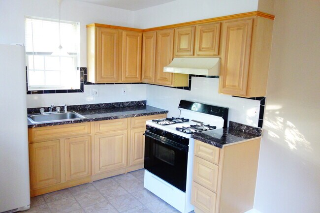 Building Photo - 8007 Garland Ave