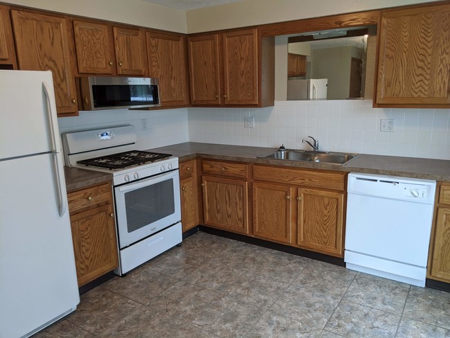 Primary Photo - 1172 Yuma Cir NE