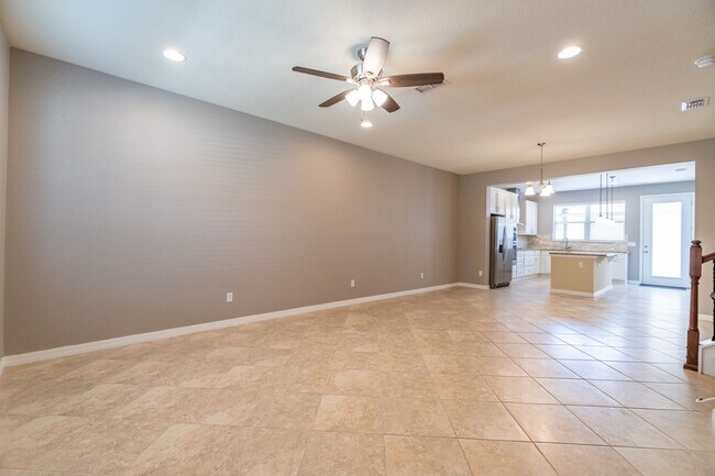 Building Photo - Beautiful Energy Efficient 3/2.5 Townhome ...