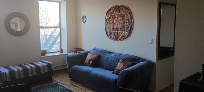 Building Photo - 572 Union St