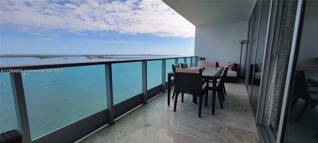 Building Photo - 1331 Brickell Bay Dr