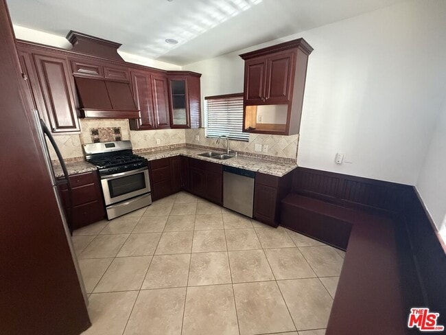 Building Photo - 2244 Ripple St