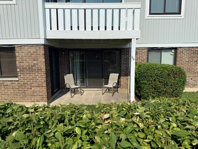 Building Photo - 324 Oak Meadow Ct