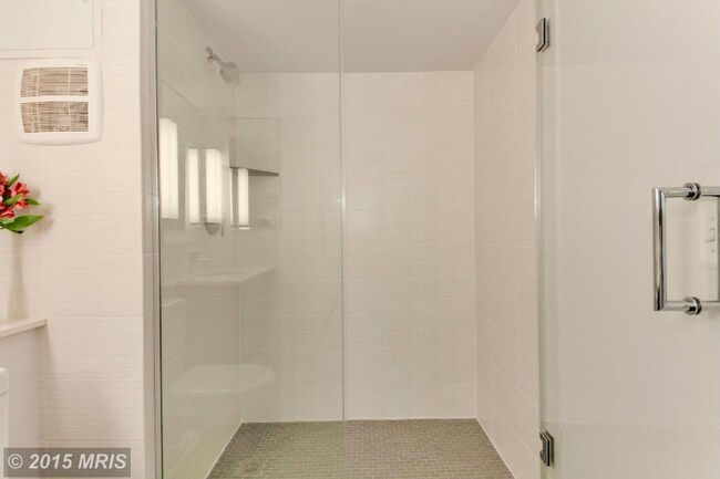 Building Photo - 1401 R St NW