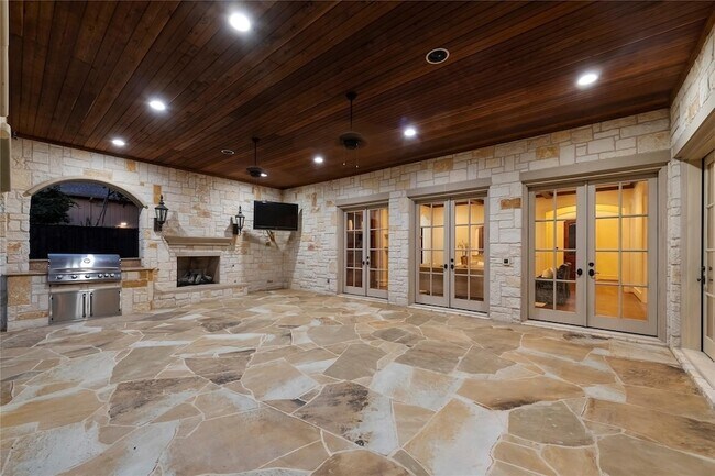 Building Photo - 4311 Brookview Dr