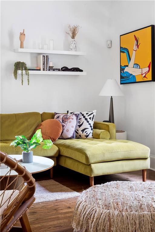 Building Photo - 720 Mollie St SE