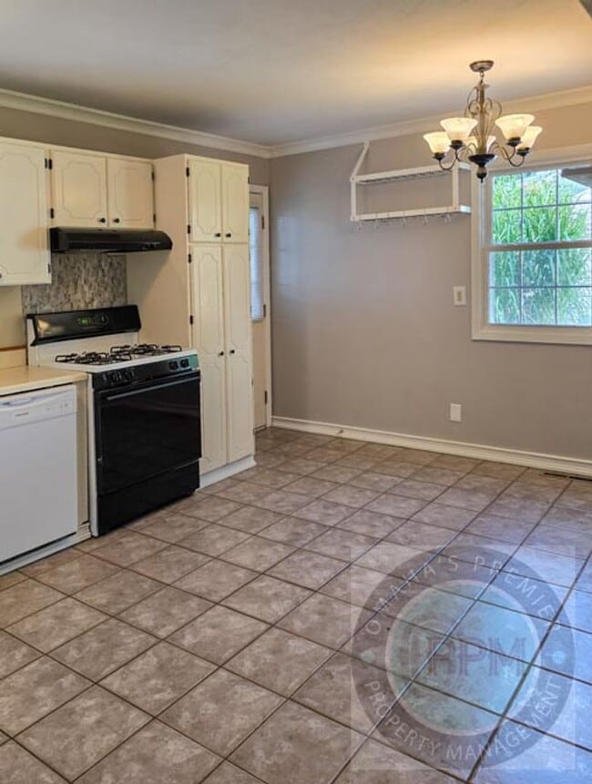 Building Photo - Beautiful 4 Bed 2 Bath Millard Home