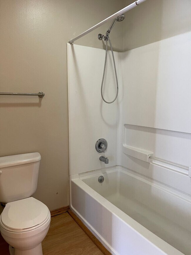 Building Photo - 2503 E Sharp Ave