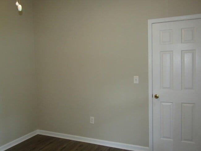 Building Photo - 2208 Seaford Dr