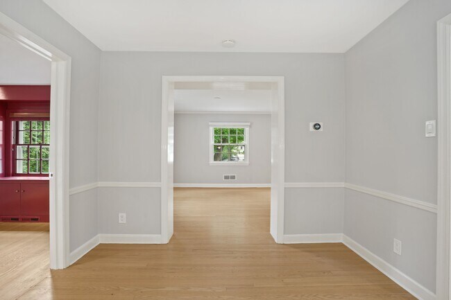 Building Photo - 35 Skylark Rd