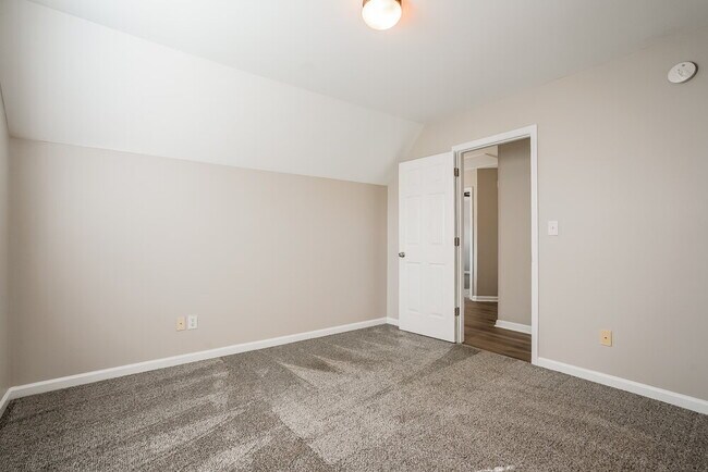 Building Photo - 229 Haywood Ln