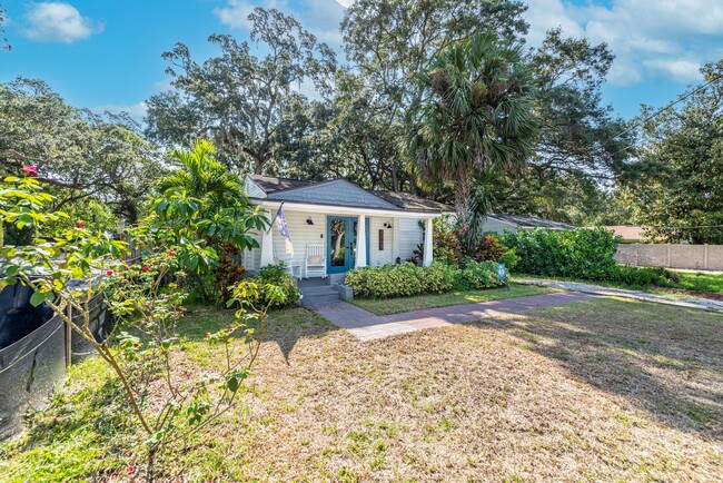 Building Photo - Seminole Heights Bungalow