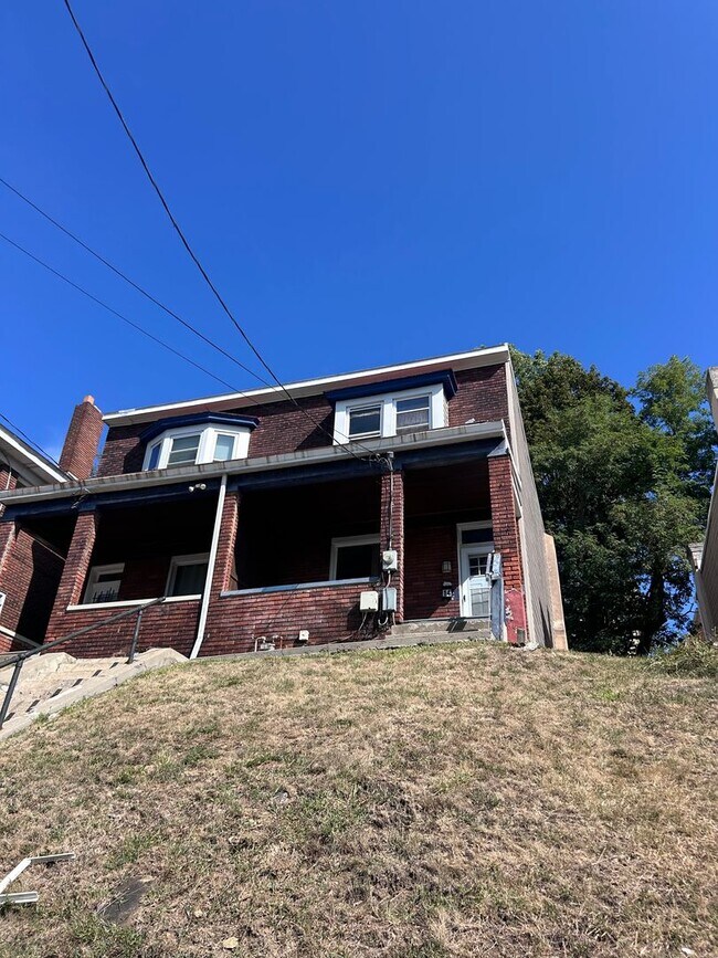 Primary Photo - bon12