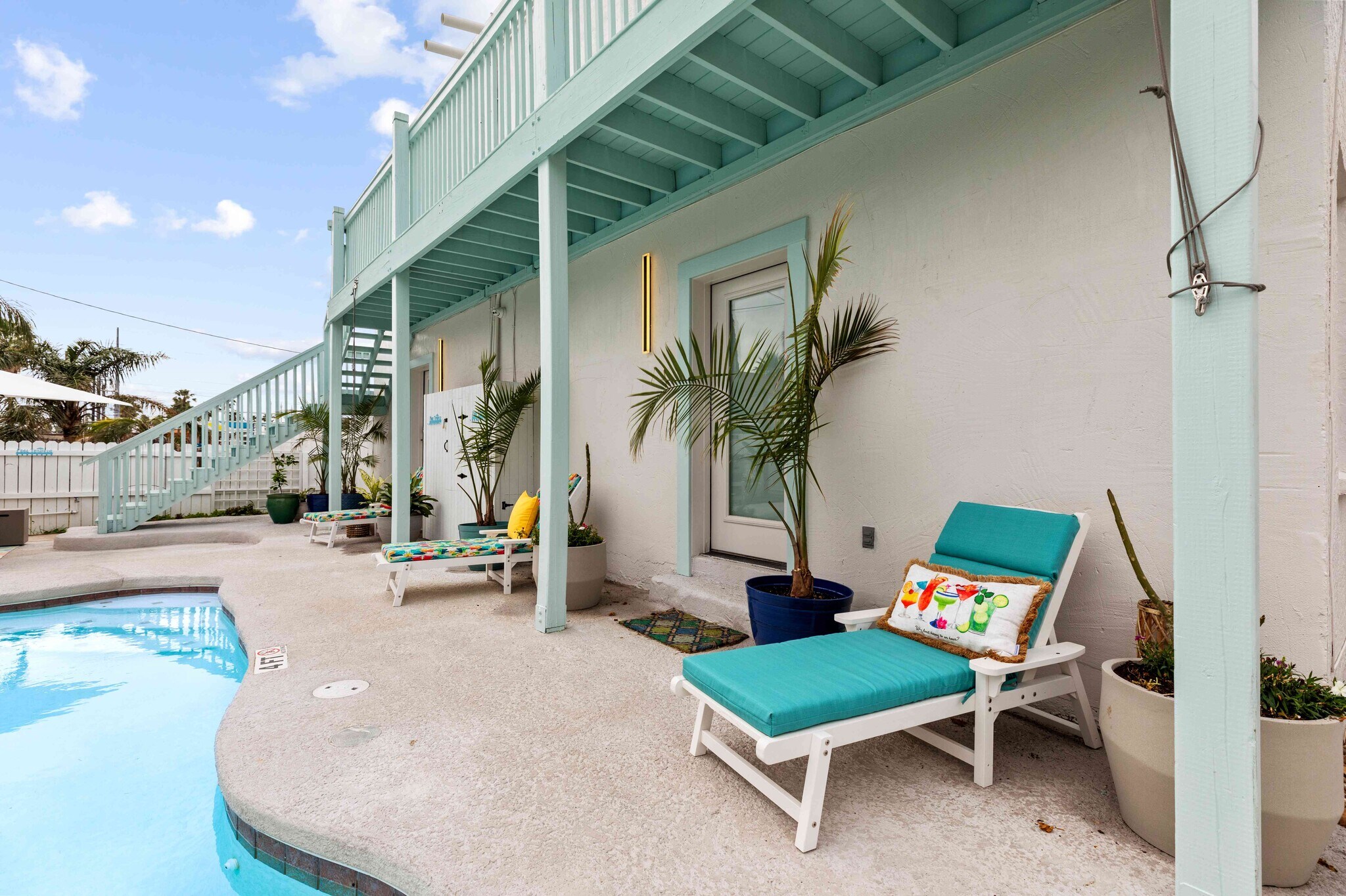 Building Photo - 111 E Hibiscus St