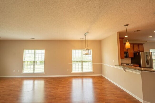Building Photo - 10 Arbors Cir