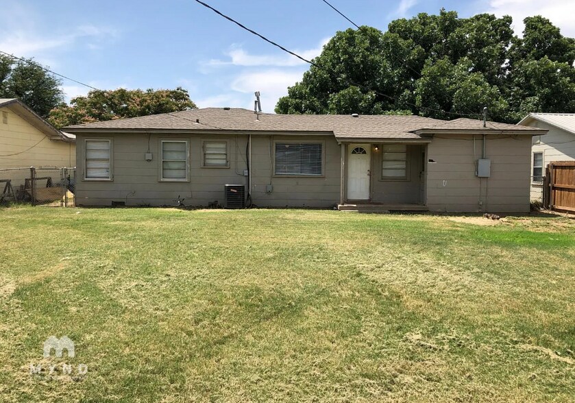 Building Photo - 3814 31st St