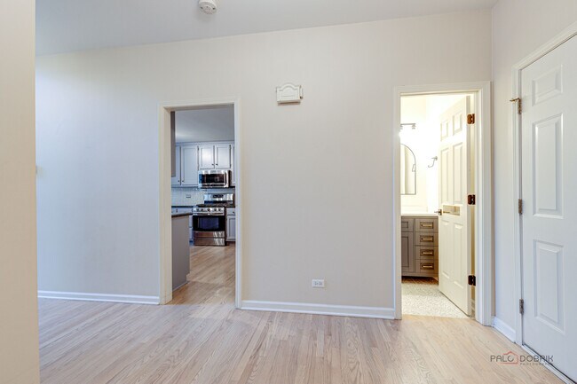 Building Photo - 4405 Middleton Pl