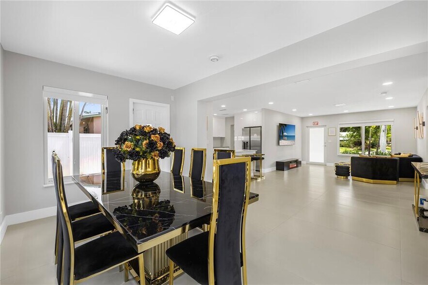 Building Photo - 1104 N 13th Ter