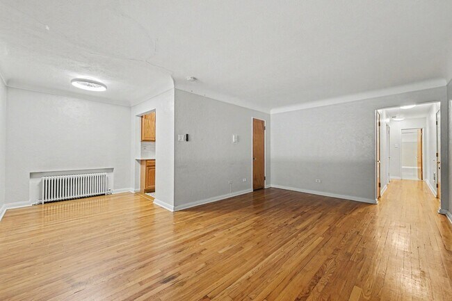 Building Photo - Bright Updated 2-Bed Condo with Vintage Charm Near Wash Park & Cherry Creek