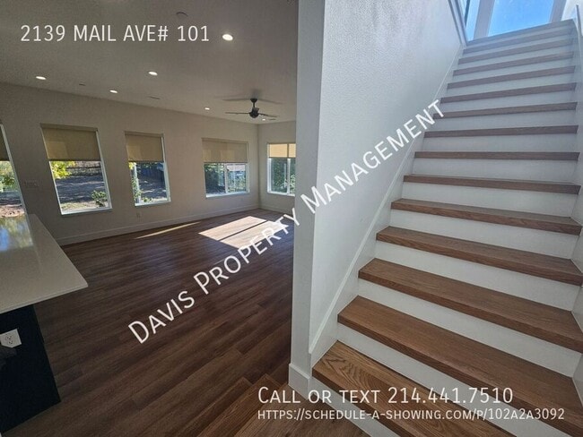 Building Photo - 2139 Mail Ave