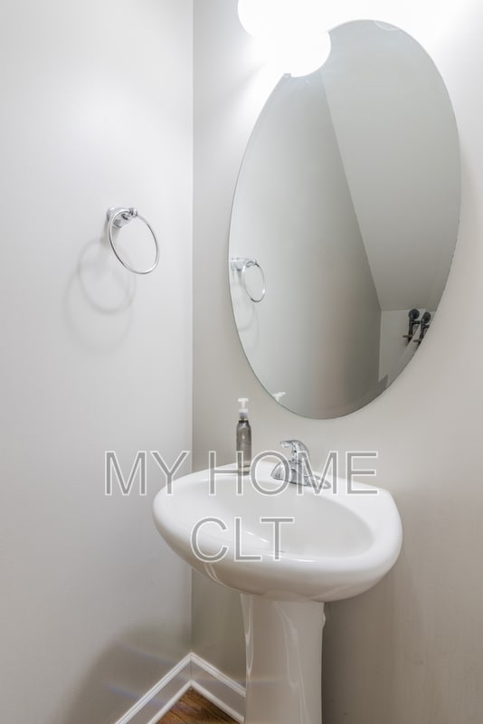 Building Photo - 8513 Loxton Cir