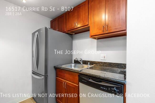 Building Photo - Beautifully Remodeled 2BD/2BA Condo in Mon...