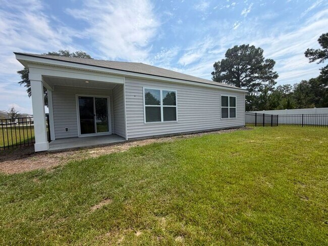 Building Photo - 100 Windcrest Dr