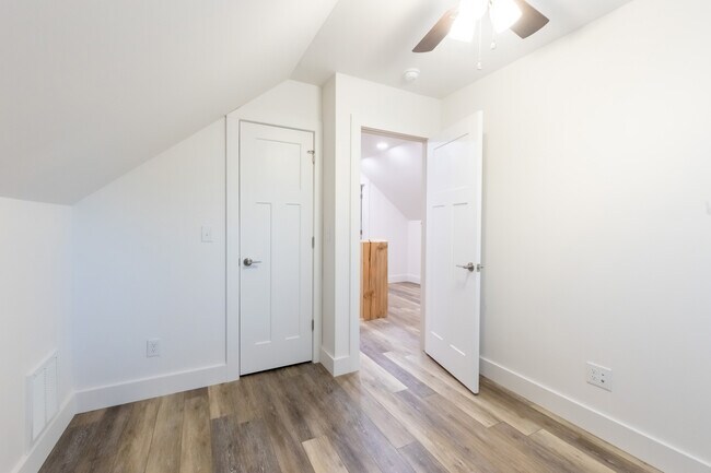 Building Photo - 2045 Southfork Dr