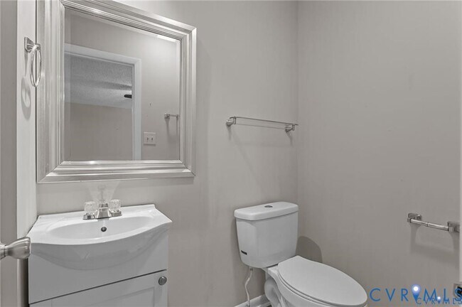 Building Photo - 2613 Chancer Dr