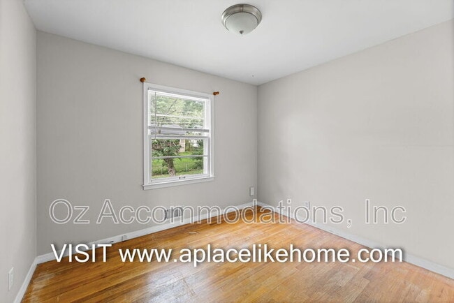 Building Photo - 8810 Benson St